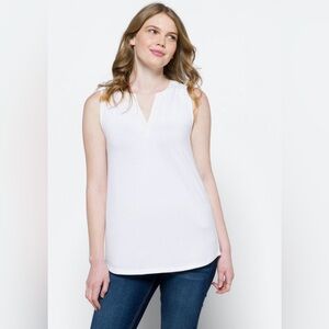 41 HAWTHORN Zariah Split Neck Mixed Material White Sleeveless Top - Size Large